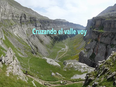 Letra Cruzando el valle voy